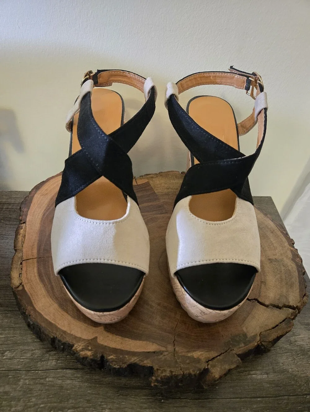 NEW Women’s Two-Tone Wedge Sandals in Black and Cream